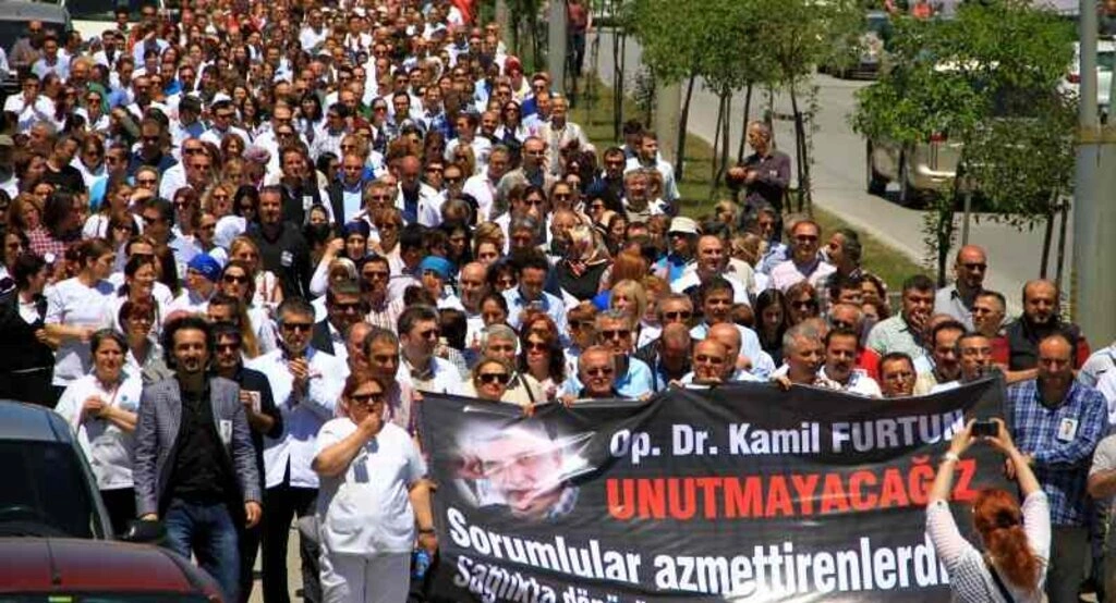 Samsun'da sağlık çalışanları, Opr. Dr. Furtun için yürüdü