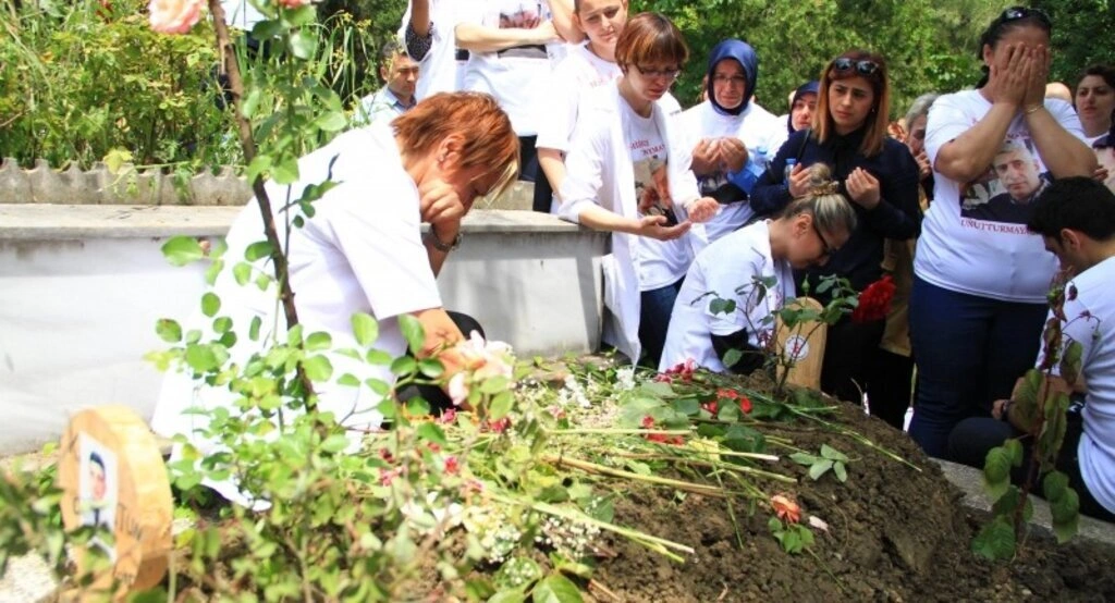 Samsun'da sağlık çalışanları, Opr. Dr. Furtun için yürüdü