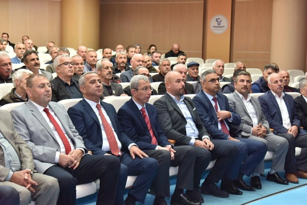 Tekkeköy’de çiftçilere buğday, yonca ve reygras tohumu dağıtıldı