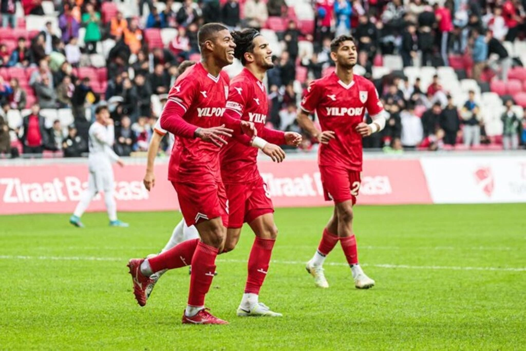 Samsunspor kupada Adanaspor'a 4 attı