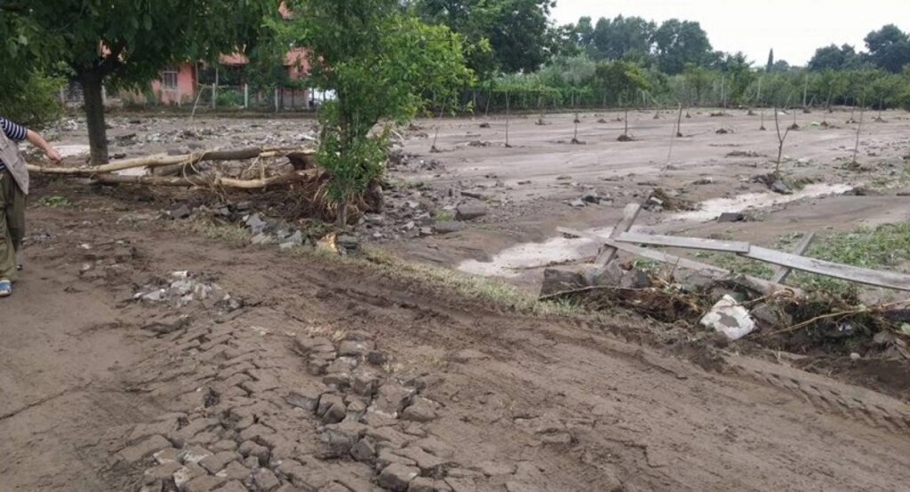 Evci ve Sakarlıda sel felaketin izleri