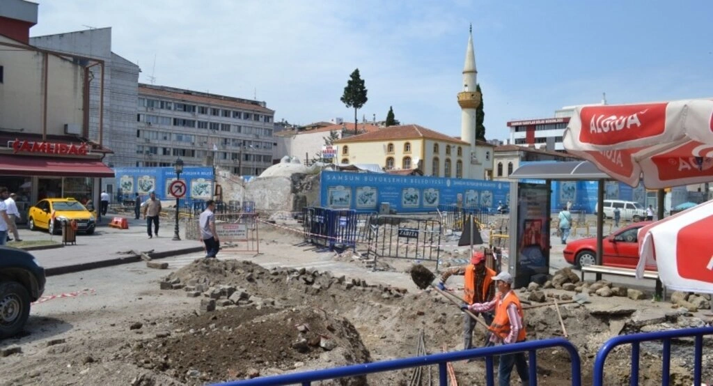 Samsun Tarihi Saathane kazı çalışmaları devam ediyor