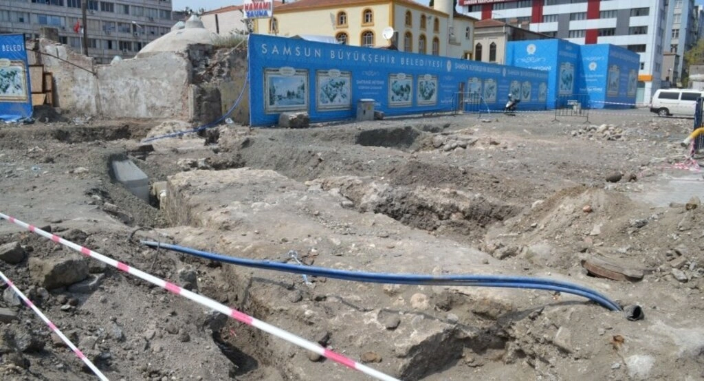 Samsun Tarihi Saathane kazı çalışmaları devam ediyor