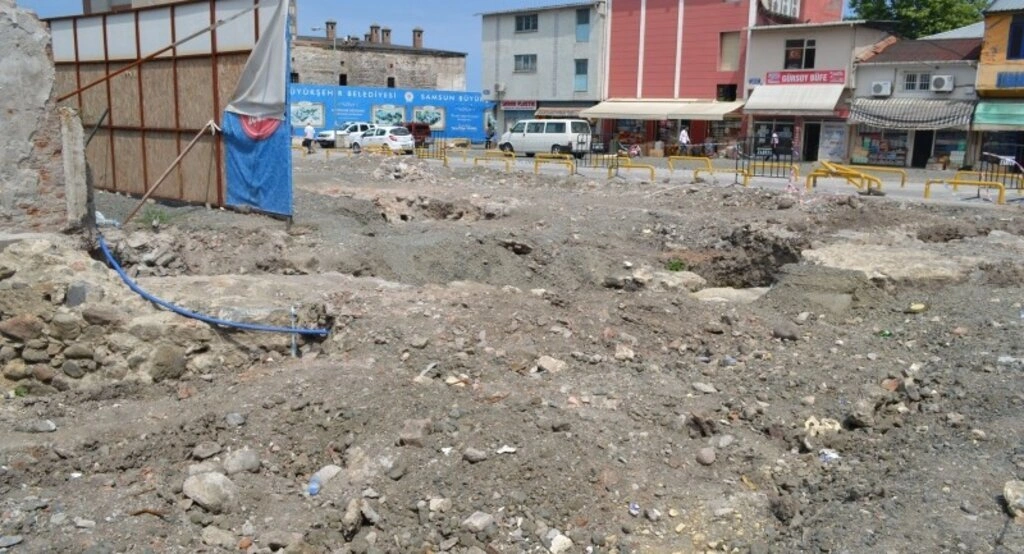 Samsun Tarihi Saathane kazı çalışmaları devam ediyor