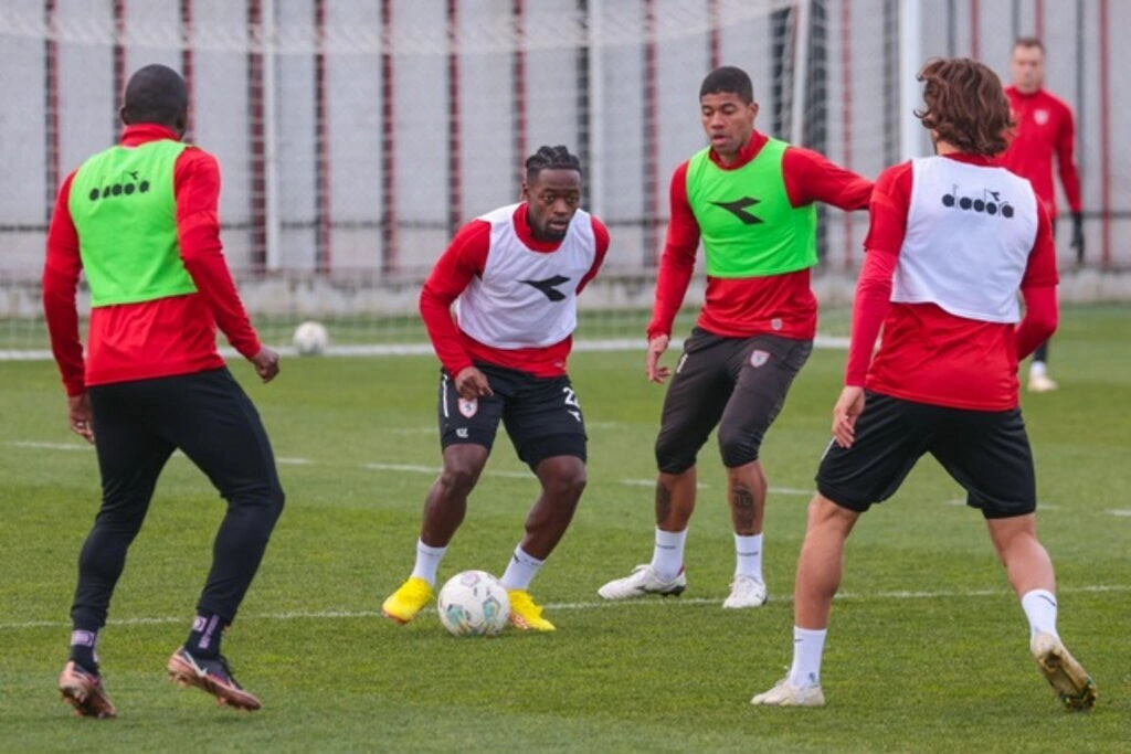 Samsunspor'da Altay maçı hazırlıkları sürüyor