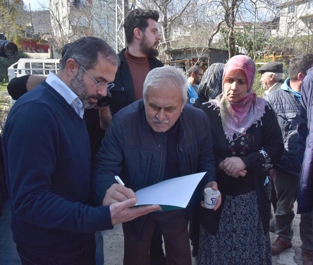 Tekkeköy'de çiftçilere mor patlıcan inciri fidanı dağıtıldı