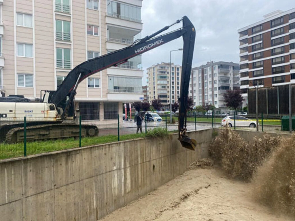 Samsun'a 24 saatte 97 kg yağış düştü! İşte sahada yapılan çalışmalar