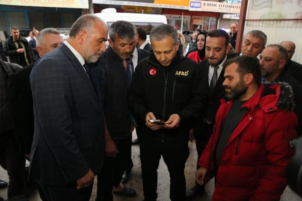 İçişleri Bakanı Yerlikaya Canik'te incelemelerde bulundu