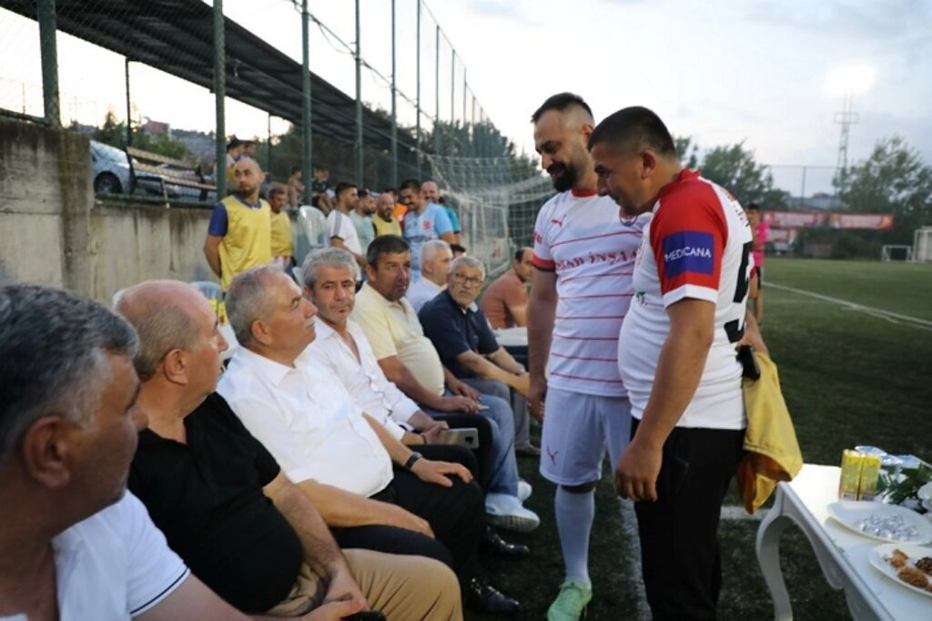 Kavaklı Gençler Halı Saha Futbol Turnuvası'nda buluştu