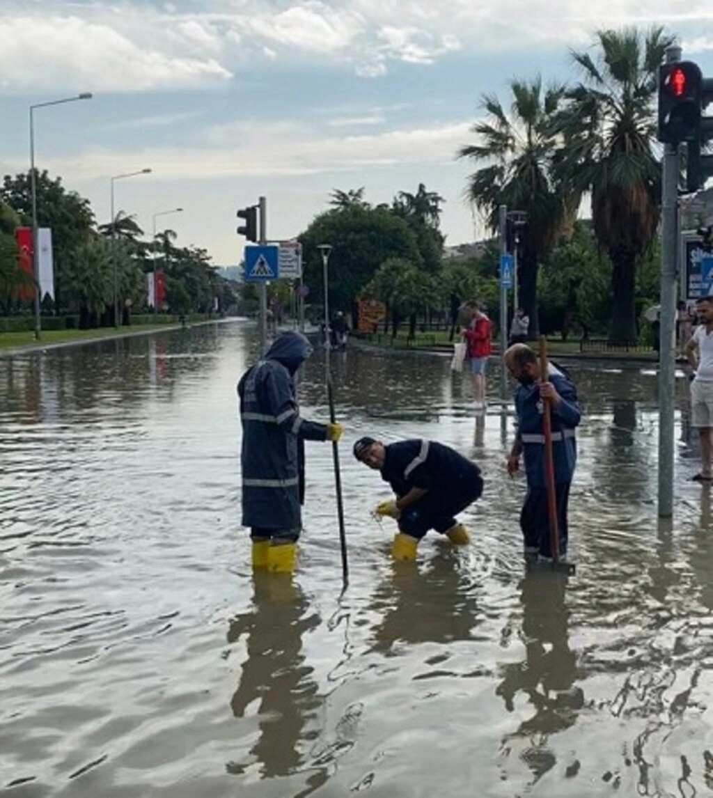 Samsun'daki görüntüler yaşanan felaketin vahametini gözler önüne serdi
