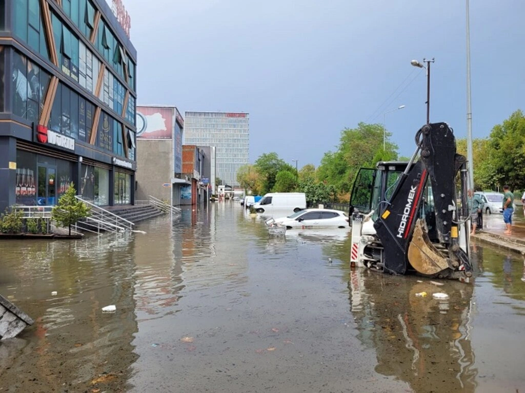 Samsun'daki görüntüler yaşanan felaketin vahametini gözler önüne serdi