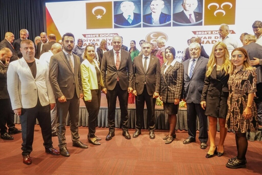MHP İlkadım'da coşkulu Kongre! Yavuz Anuk Başkan Seçildi