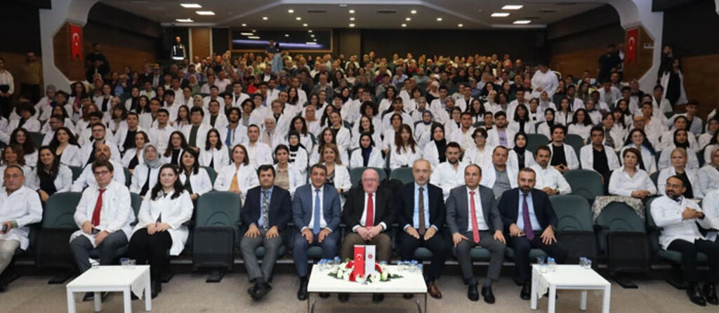 Samsun Üniversitesi Tıp Fakültesi'nde Beyaz Önlük Giyme Töreni Heyecanı