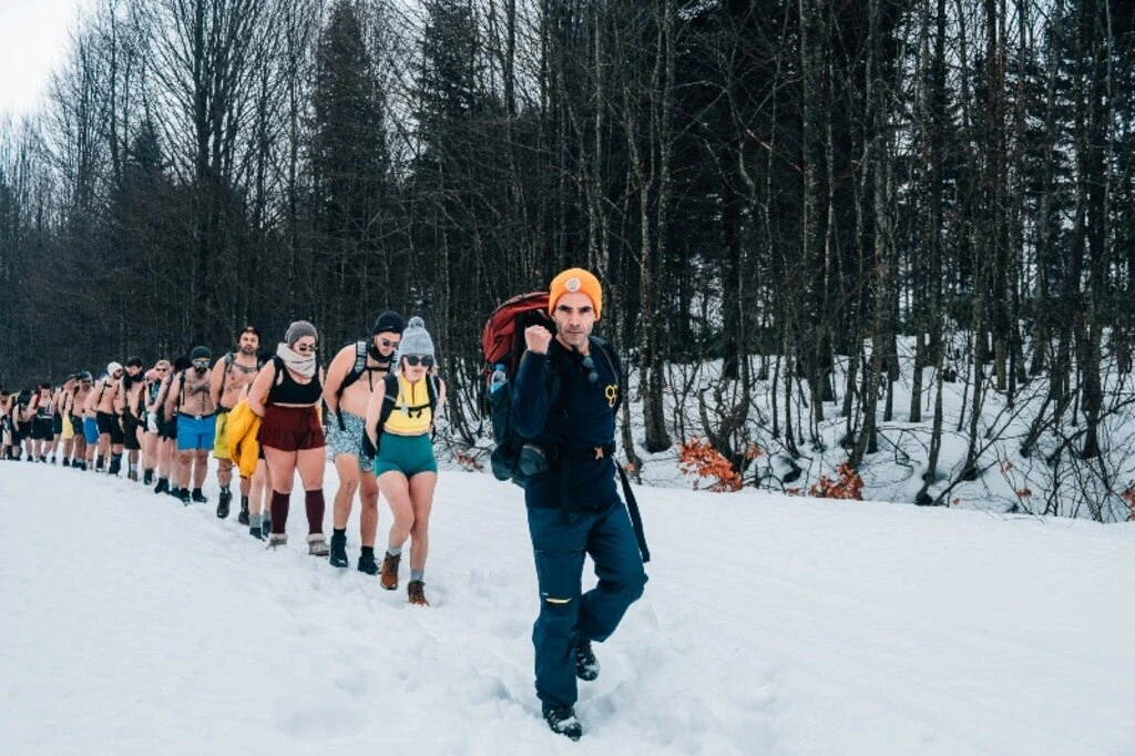 Mayo ile karlı dağlara tırmandılar! Wim Hof Method kış kampı