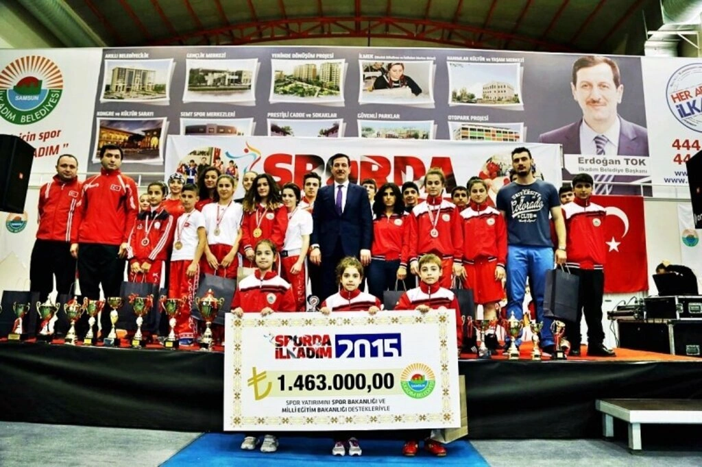 İlkadım Belediyesi 2015 Spor Yatırımları Sporcu ödül töreni