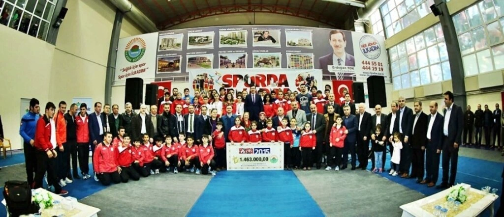 İlkadım Belediyesi 2015 Spor Yatırımları Sporcu ödül töreni