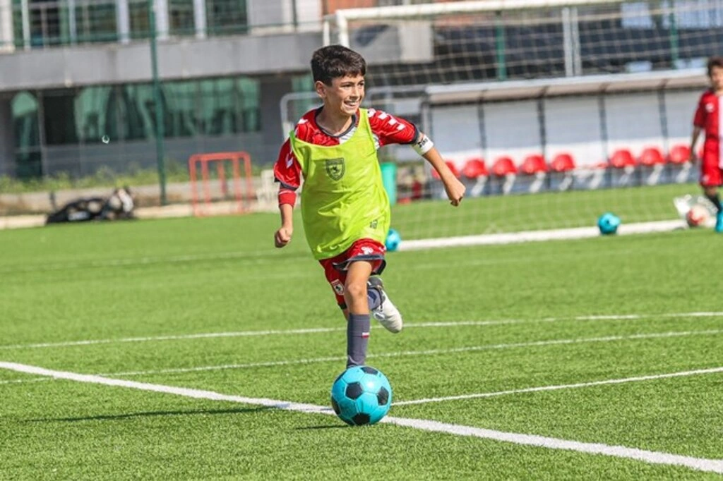 Samsunspor Futbol Okulları Şenliği Başladı