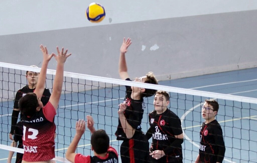 Okul Sporları Voleybol Yıldız Grup Müsabakaları başladı