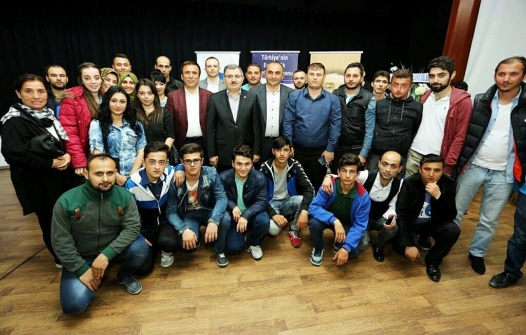 Canik'te 10 bin kişiye Yeni Türkiye anlatıldı