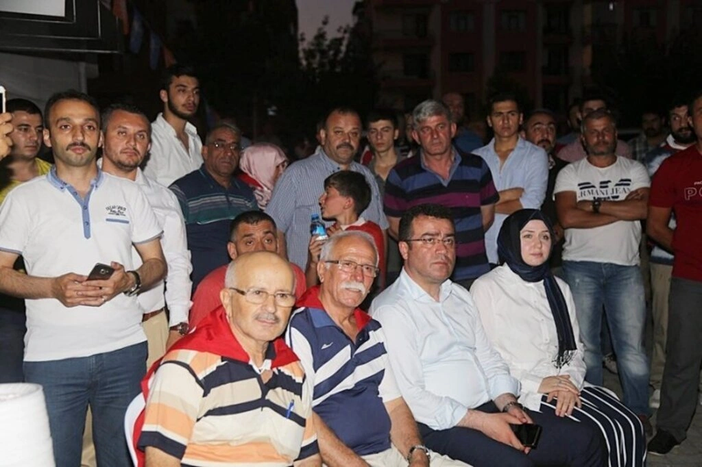 Atakum'da demokrasi nöbeti