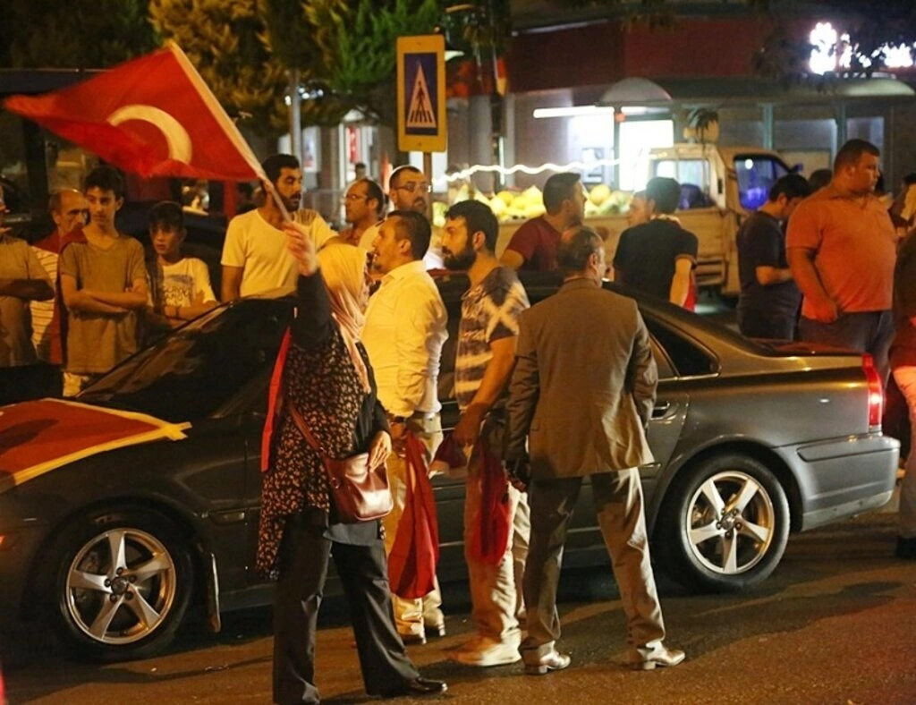 Atakum'da demokrasi nöbeti