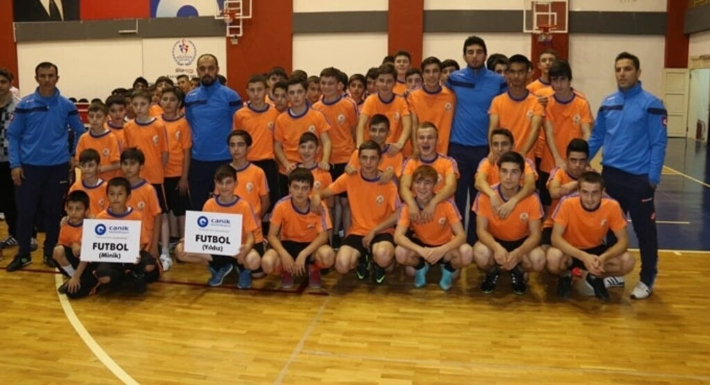 Canik'te spor külüpleri biraraya geldi