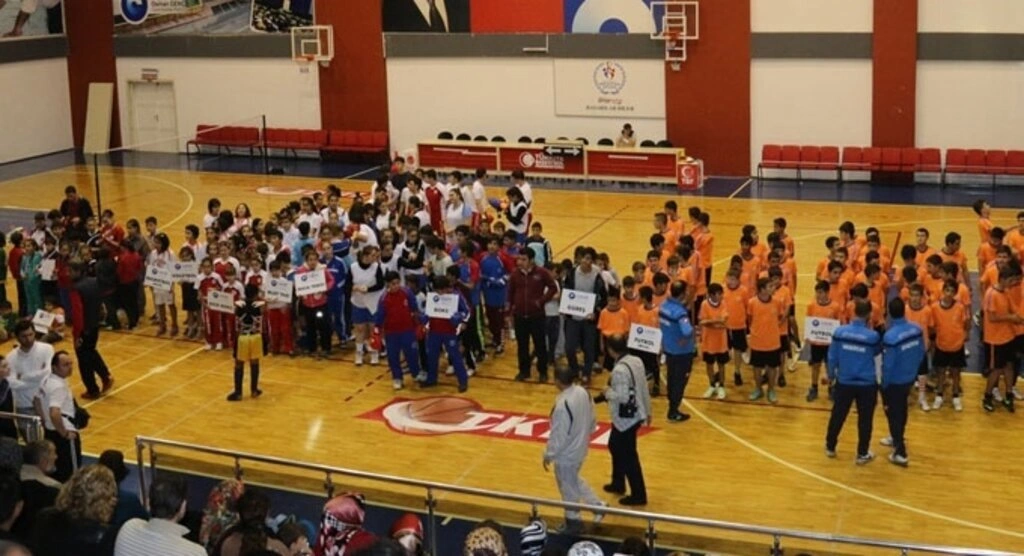 Canik'te spor külüpleri biraraya geldi