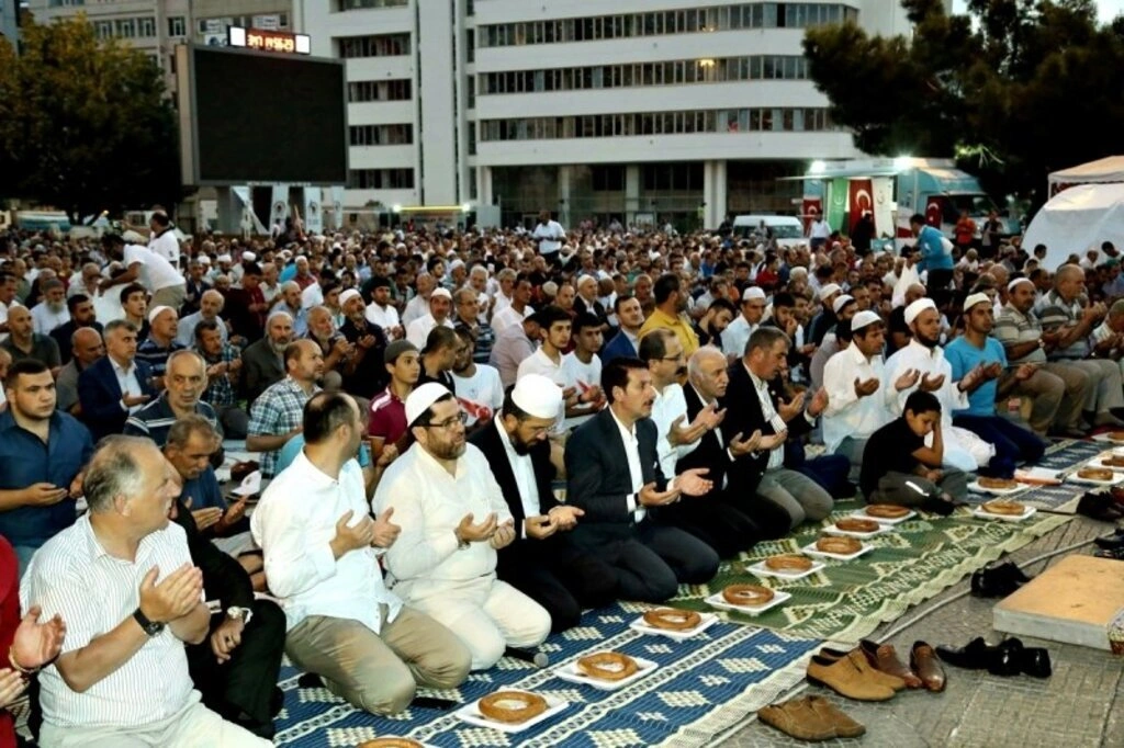 İlkadım Belediyesi Cuma sabah namazı