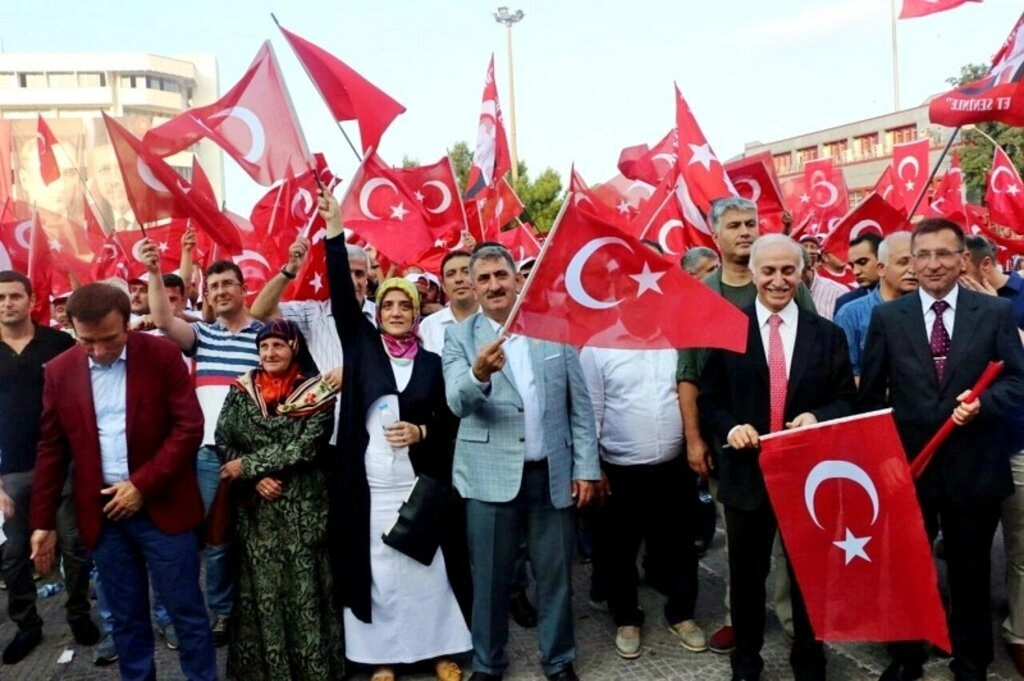 Milletvekili Köktaş demokrasi nöbeti resimleri