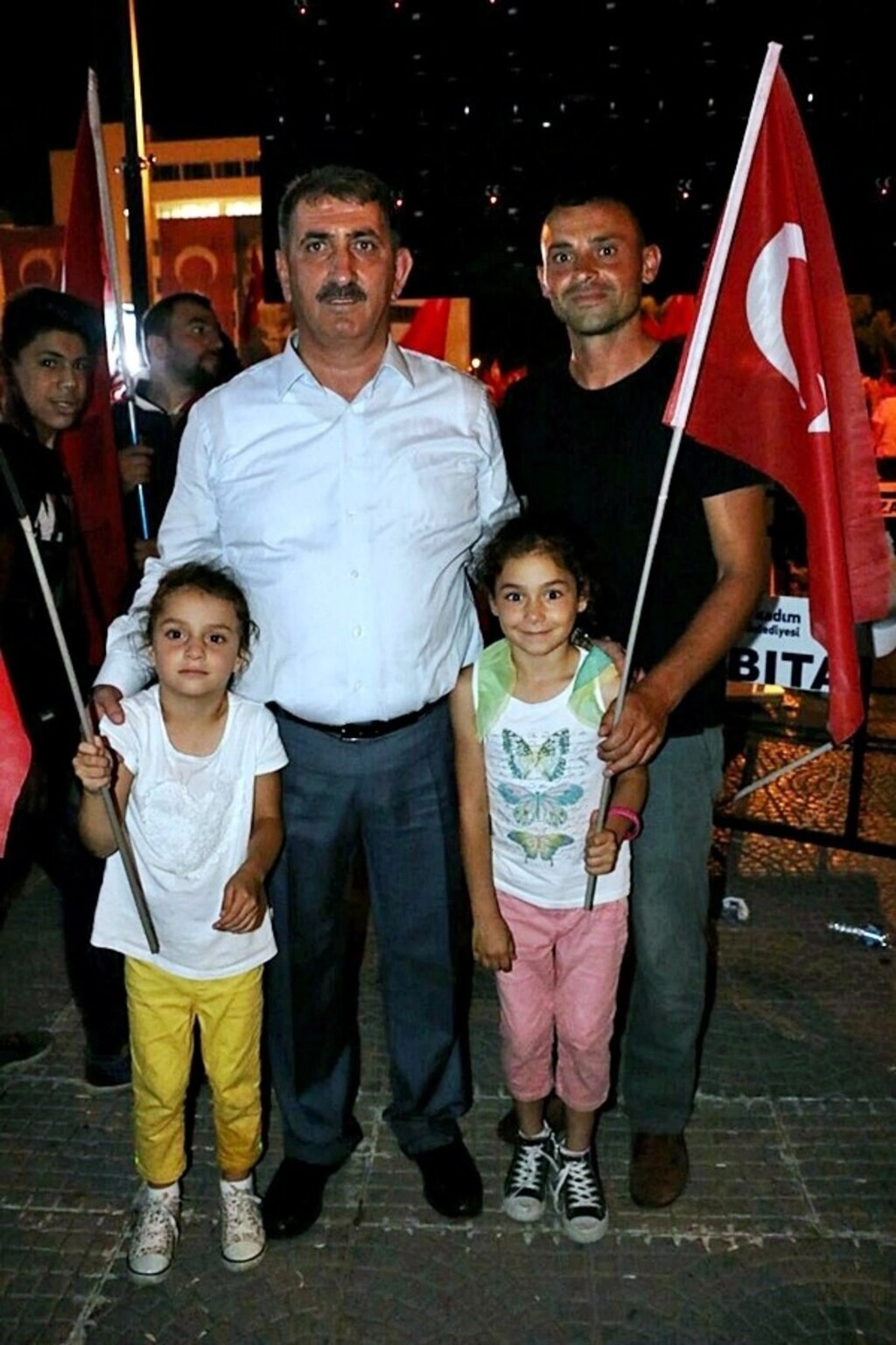 Milletvekili Köktaş demokrasi nöbeti resimleri