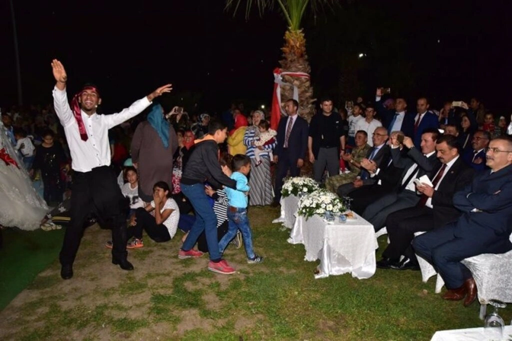 Böyle olur roman düğünü