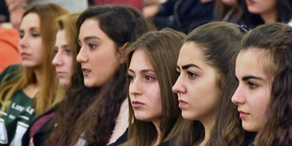 Kim bu güzel oyuncu