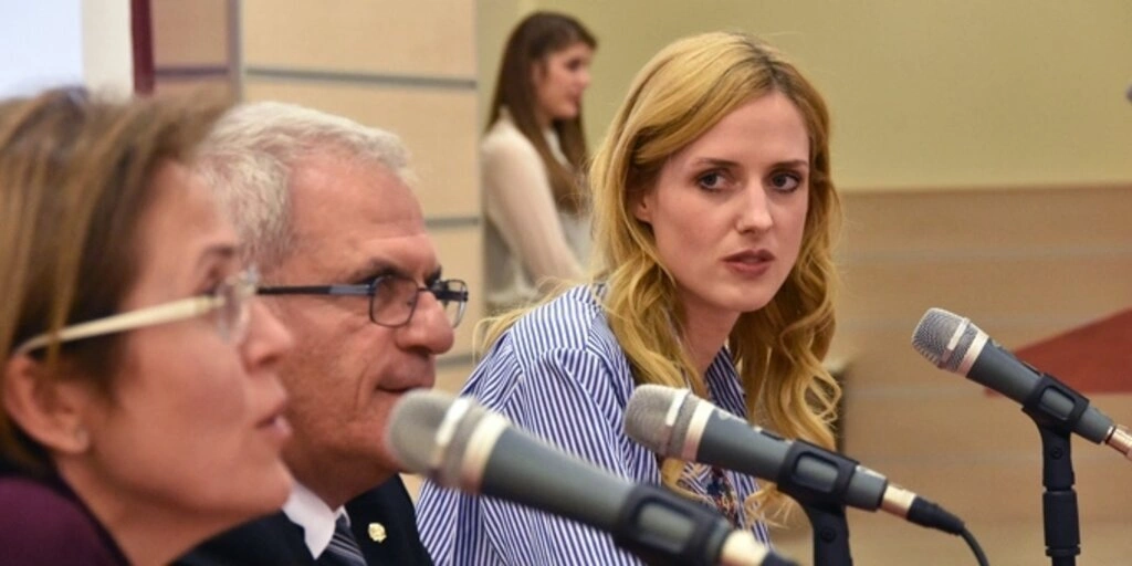 Kim bu güzel oyuncu