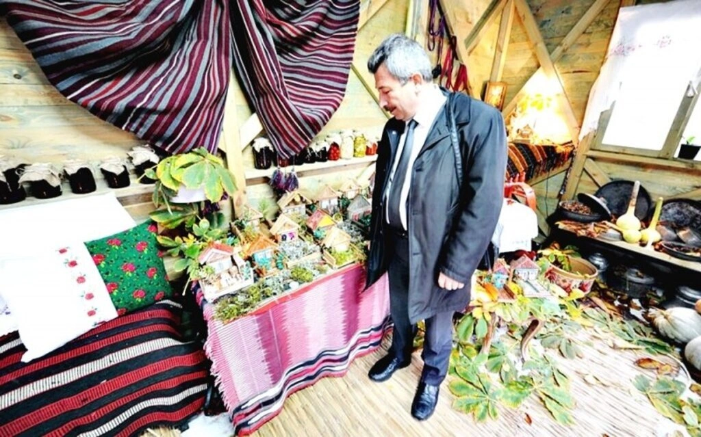 Büyükşehir'den çiftçilere ürün pazarı desteği