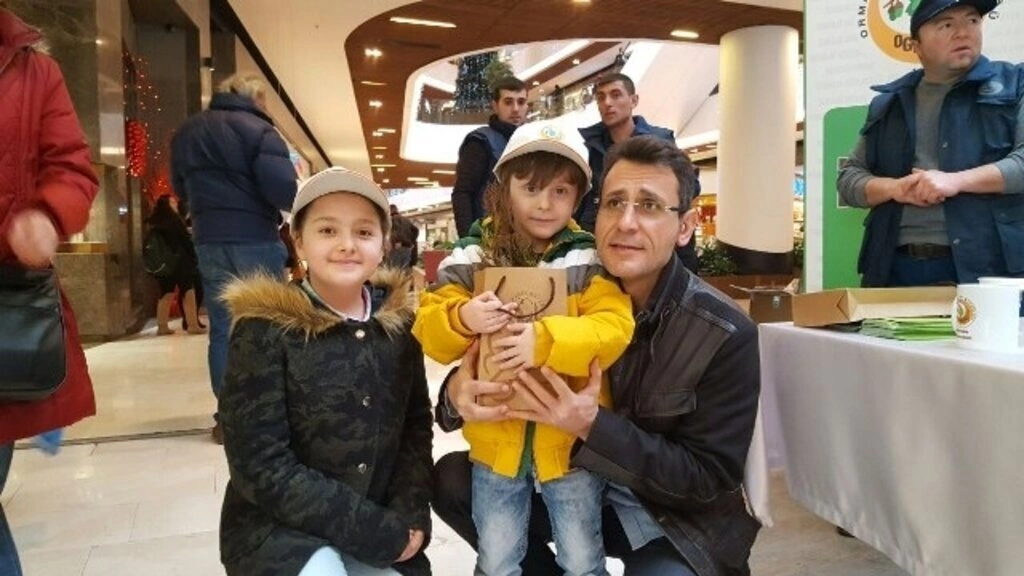 Samsun Orman Fidanlık Müdürlüğü Piazza AVM'de fidan dağıttı