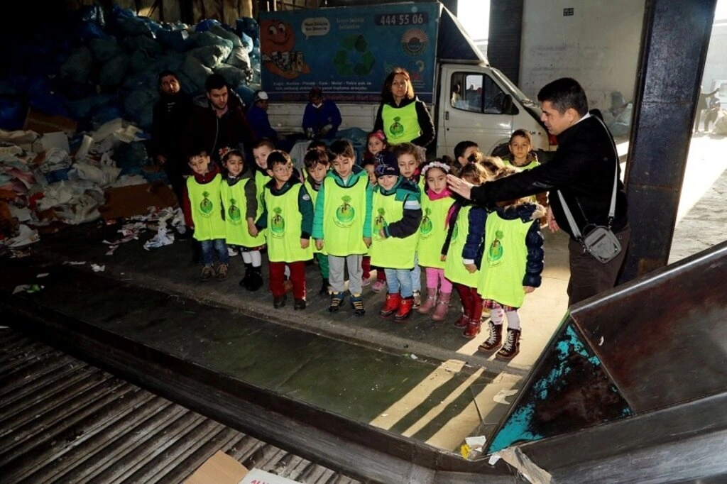 İlkadım'da miniklere geri dönüşüm eğitimi