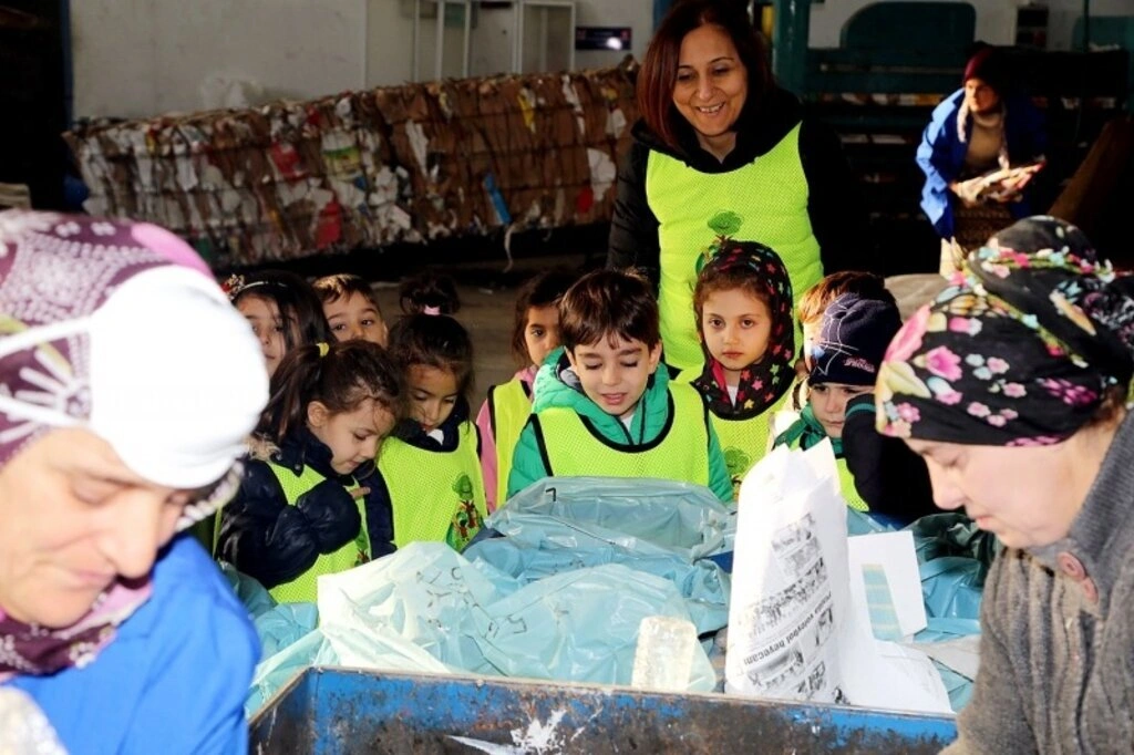 İlkadım'da miniklere geri dönüşüm eğitimi