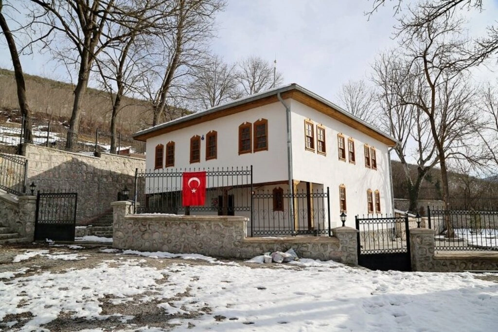 Genç Öğrencilerden İlkadım Belediye Başkanı Erdoğan Tok’a Teşekkür