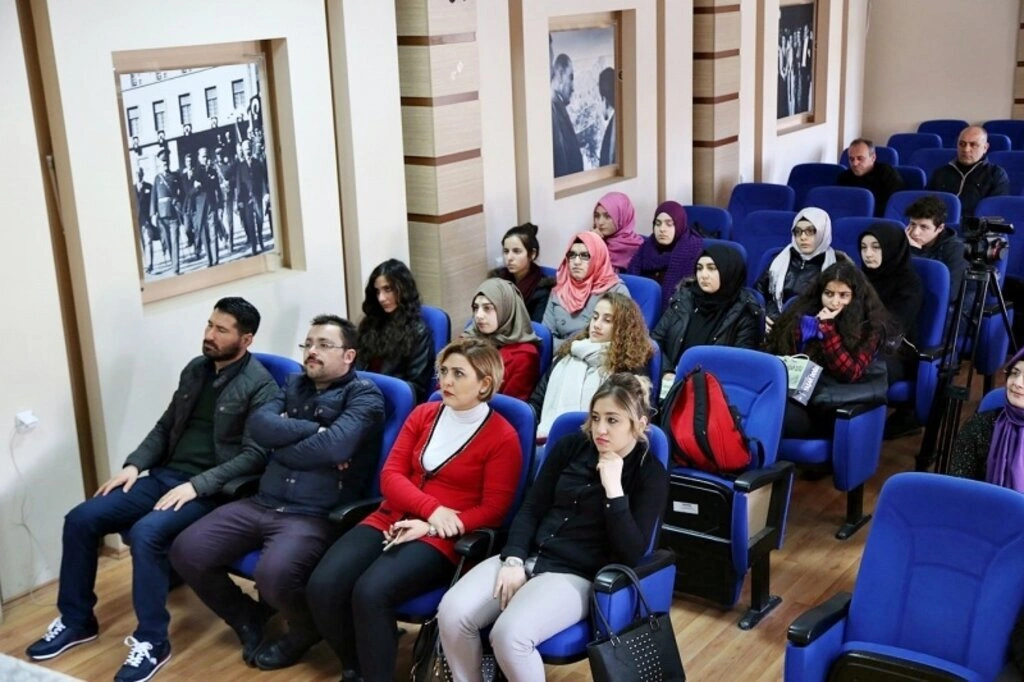 Genç Öğrencilerden İlkadım Belediye Başkanı Erdoğan Tok’a Teşekkür