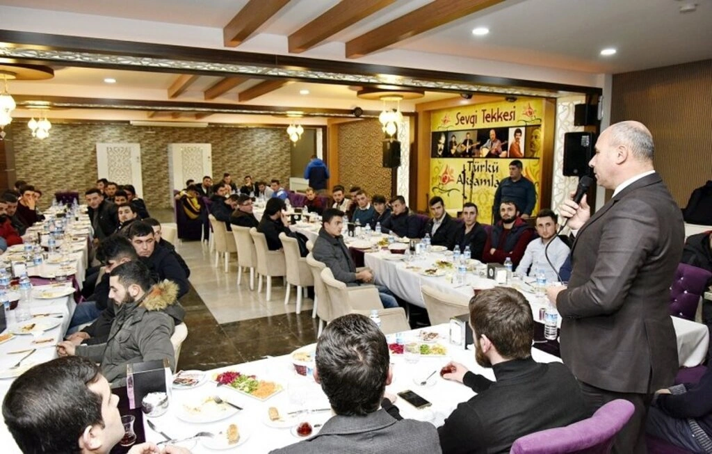Başkan Hasan Togar AK gençleri Tekkeköy'de ağırladı
