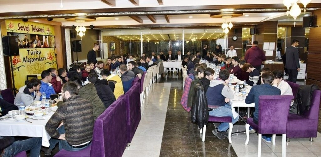 Başkan Hasan Togar AK gençleri Tekkeköy'de ağırladı