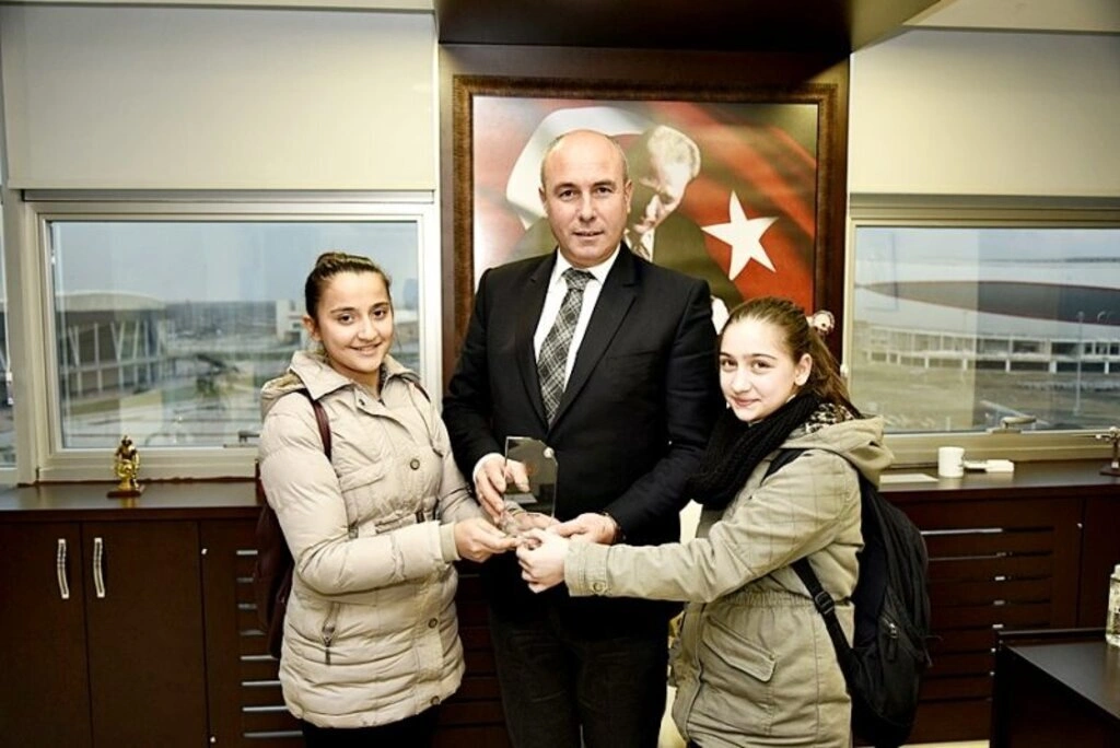 Başkan Hasan Togar öğrencileri kutladı