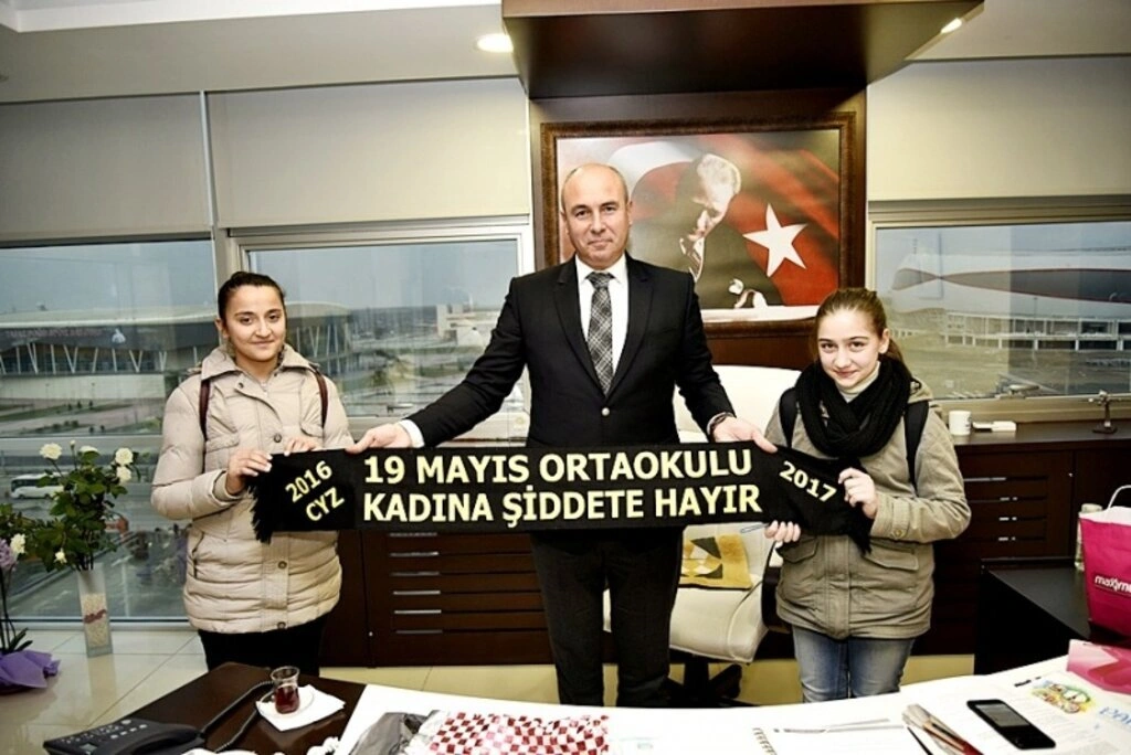 Başkan Hasan Togar öğrencileri kutladı