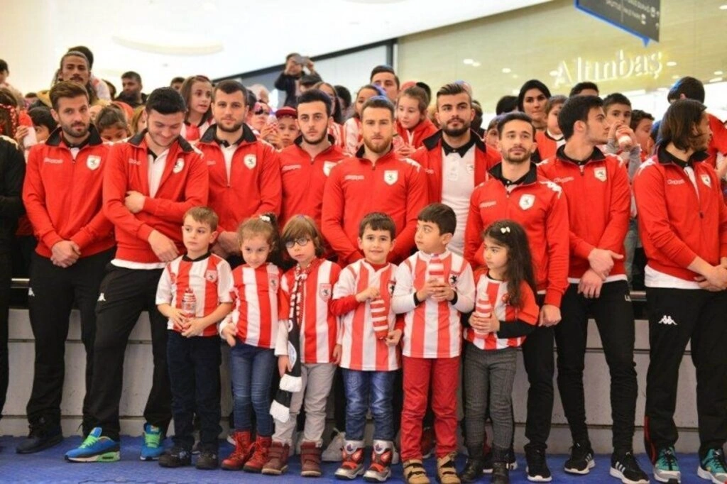 Piazza AVM'de Samsunspor coşkusu yaşandı!