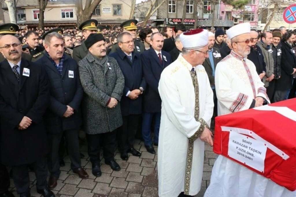 Şehit Ramazan Taşkın son yolculuğuna uğurlandı