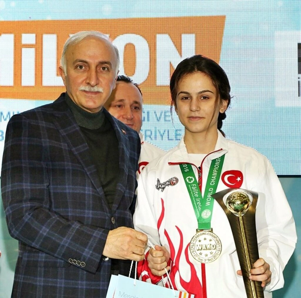 2016 Yılı Spor Yatırımları Ödülleri Sahiplerini Buldu