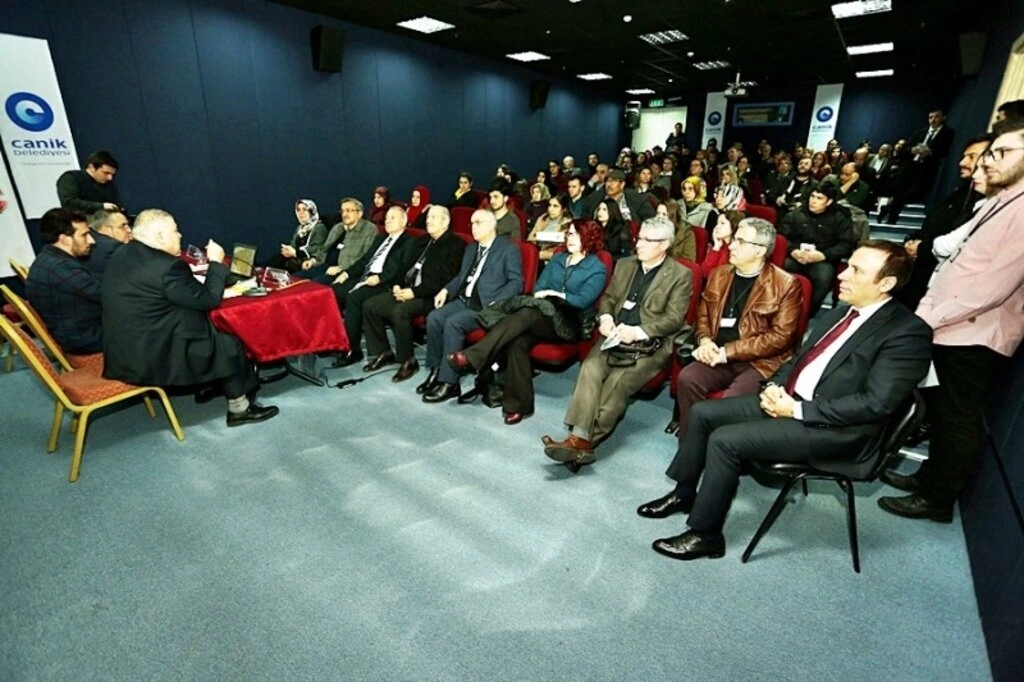 Canik'te 'göç' sempozyumu başladı