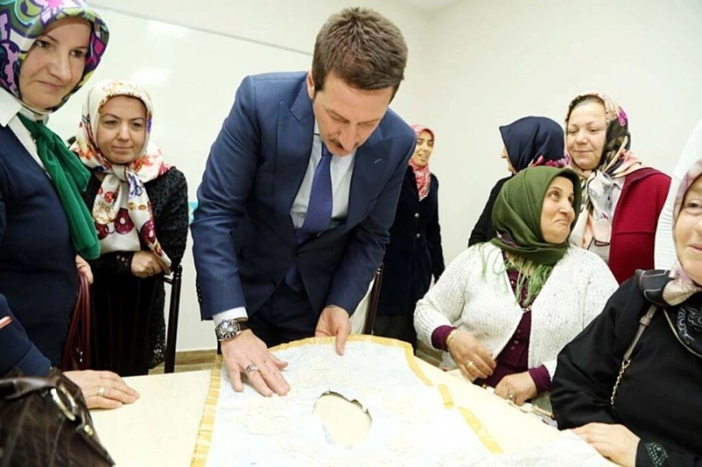 Başkan Tok, Derbahçe Sosyal Tesislerinde Bayan Kursiyerlerle bir araya geldi