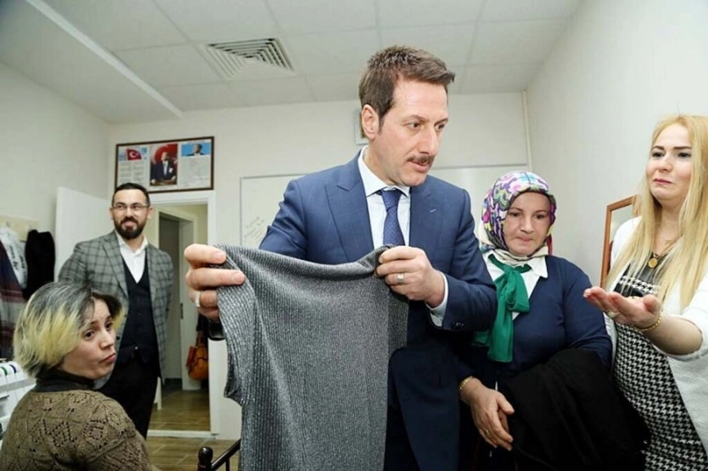 Başkan Tok, Derbahçe Sosyal Tesislerinde Bayan Kursiyerlerle bir araya geldi