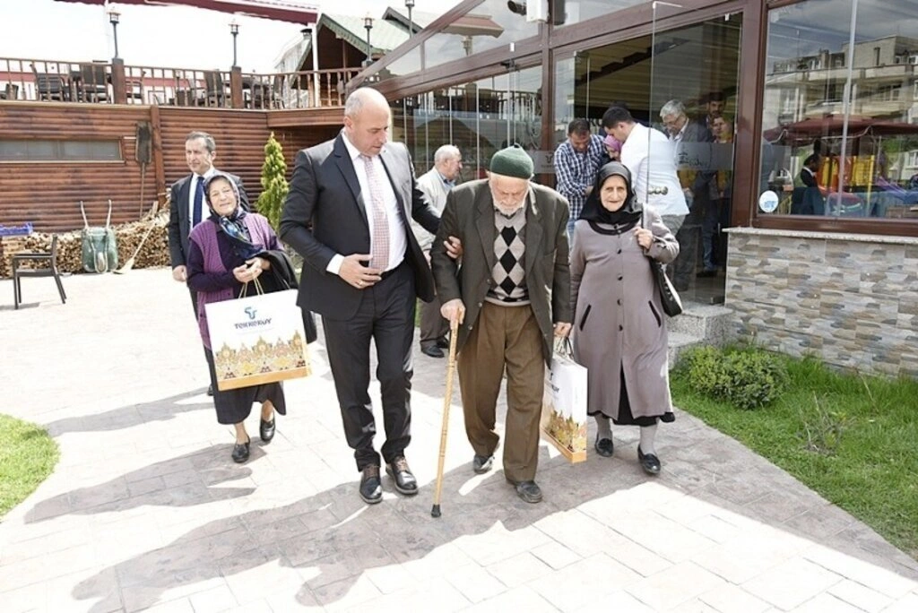 Başkan Togar ile Kaymakam Öztürk şehit aileleri ile bir araya geldi